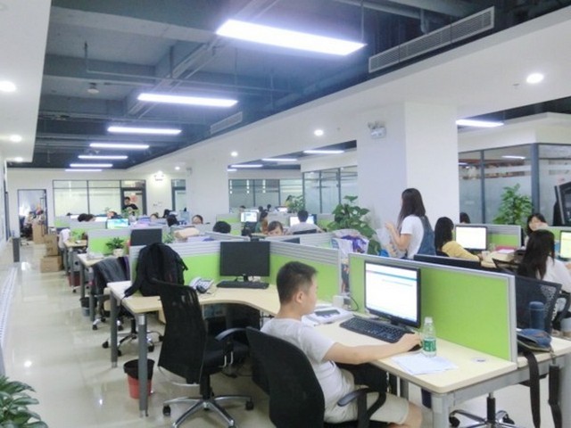 深圳园林不锈钢雕塑现场安装